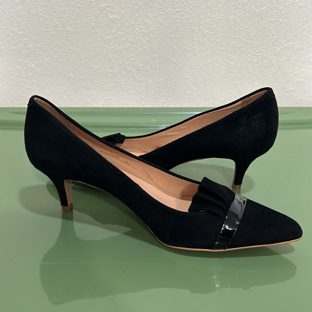ANTHROPOLOGIE RUFFLE KITTEN 2.5 HEELS  SUEDE BLACK SZ 38 MADE IN SPAIN - Picture 3 of 11